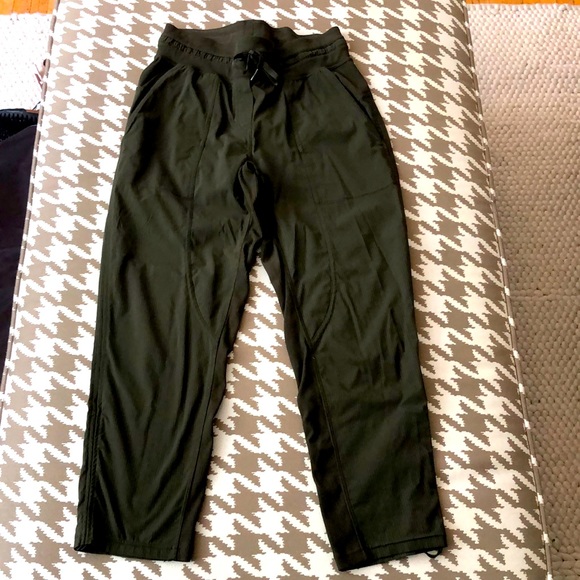 Dance Studio Crop 25” - Picture 1 of 8